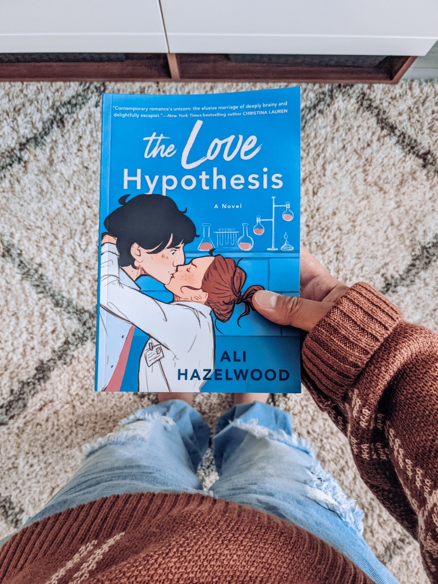 The Love Hypothesis by Ali Hazelwood – Book Review